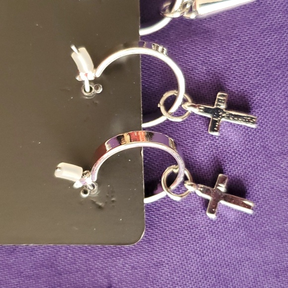 *NWT* Hot Topic's 3Pk Silver Charm Hoops - Picture 8 of 15